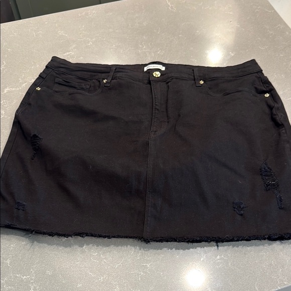 Good American Black Ripped Mini Skirt - Picture 1 of 5